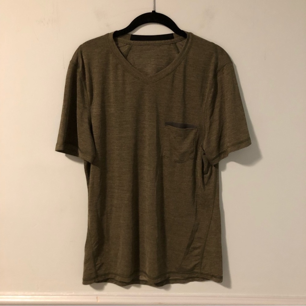 Lululemon Olive Green V-Neck Short Sleeve T-Shirt Size Small